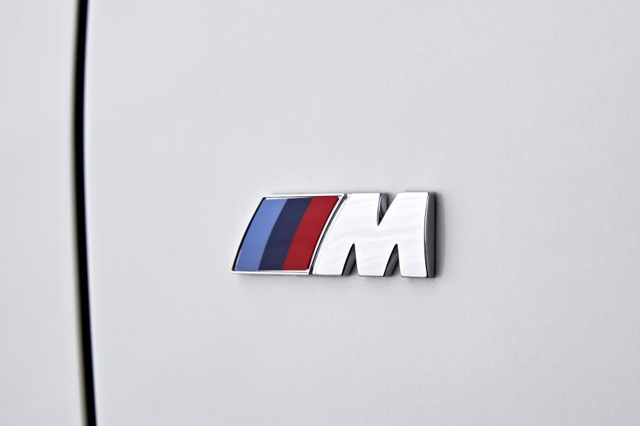 Логотип BMW 220d Convertible M Sport Package 2016 года  (WW) (фото 64 из 65)
